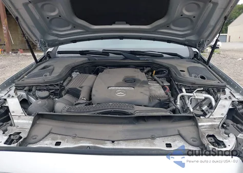 2017 Mercedes-Benz E 300 4Matic z USA, uszkodzony, nr VIN WDDZF4KB3HA208770